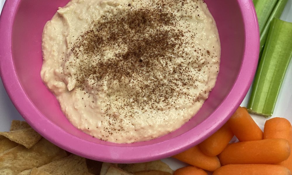 hummus chips and veggies