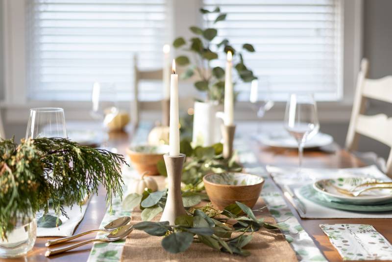 holiday table set - get your free holiday menu ebook