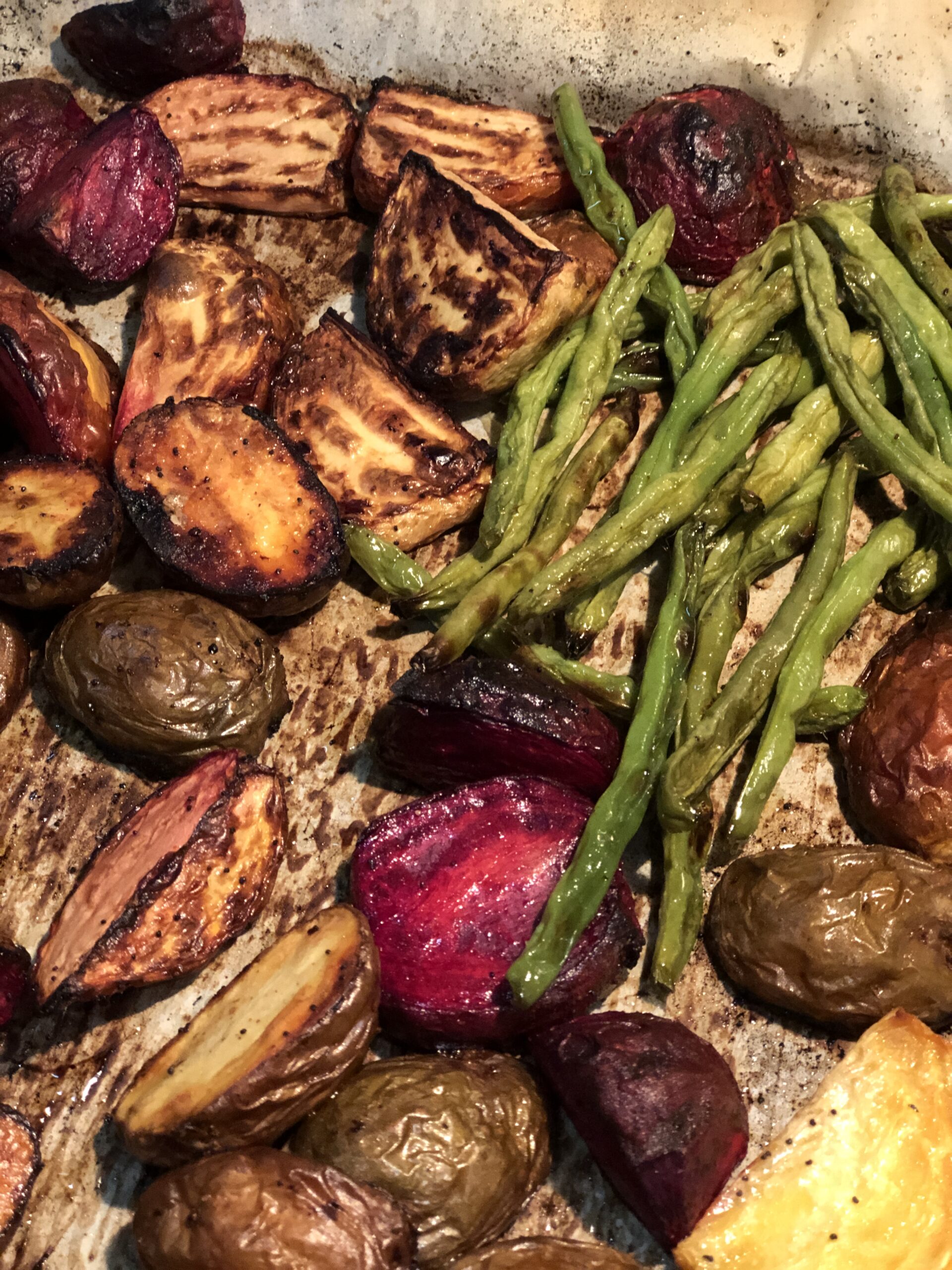 sheet pan roasted green beans and baby potatoes